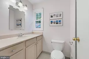 8305 Briar Creek Dr, Annandale, VA 22003 - Photo 12