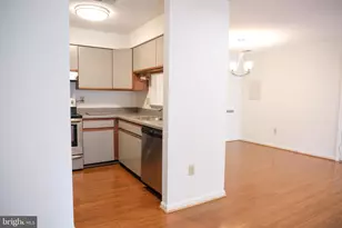 6941 Mary Caroline Cir, Alexandria, VA 22310 - Photo 8