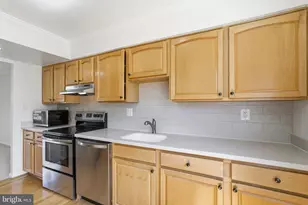 6002 Mardale Ln, Burke, VA 22015 - Photo 6