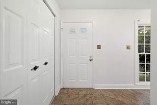 9608 Masterworks Dr, Vienna, VA 22181 - Photo 4