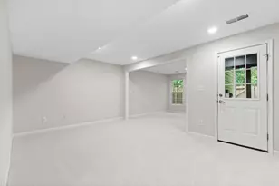 13653 St Johns Wood Pl, Herndon, VA 20171 - Photo 6