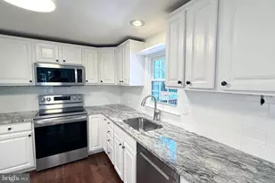 10100 Walnut Wood Ct, Burke, VA 22015 - Photo 14