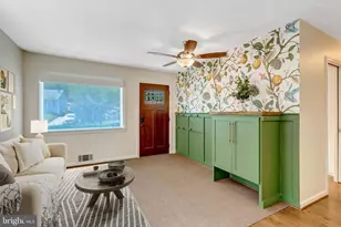 2017 Edgar Ct, Falls Church, VA 22043 - Photo 2