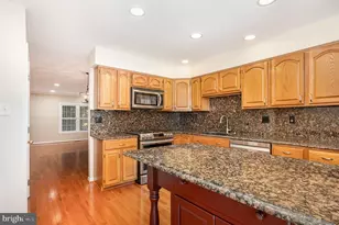 8002 Tanworth Ct, Springfield, VA 22152 - Photo 8