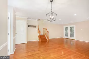 8002 Tanworth Ct, Springfield, VA 22152 - Photo 2
