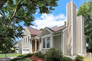 13716 Springhaven Dr, Chantilly, VA 20151 - Photo 2