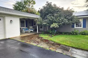 13201 Moss Ranch Ln, Fairfax, VA 22033 - Photo 4