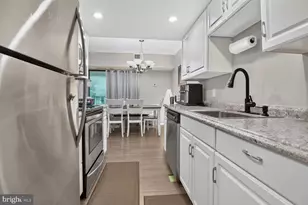 11645 Stoneview Square, Reston, VA 20191 - Photo 2