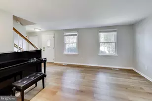 9152 Burke Rd, Burke, VA 22015 - Photo 14