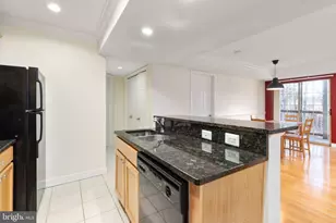 3922 Penderview Dr, Fairfax, VA 22033 - Photo 4