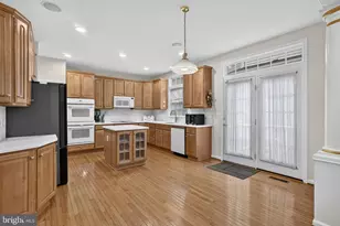 9954 E Hill Dr, Lorton, VA 22079 - Photo 16