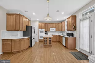 9954 E Hill Dr, Lorton, VA 22079 - Photo 20