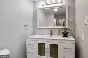 8340 Greensboro Dr, McLean, VA 22102 - Photo 18