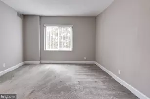 8340 Greensboro Dr, McLean, VA 22102 - Photo 10