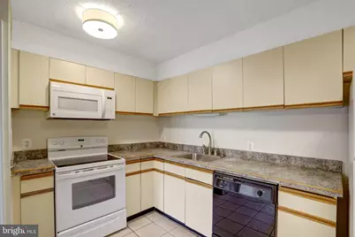 3800 Powell Lane #727, Falls Church, VA 22041 - Photo 14