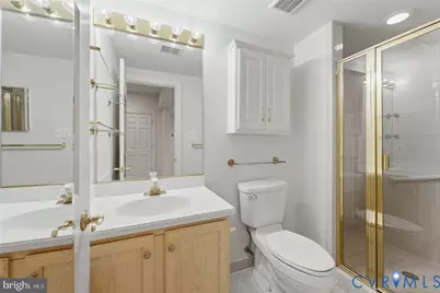 6806 Thompson Crest Court, McLean, VA 22101 - Photo 12
