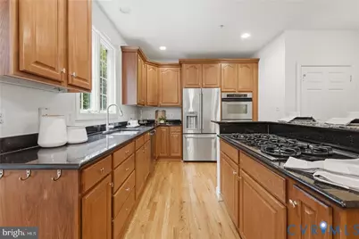 6806 Thompson Crest Court, McLean, VA 22101 - Photo 4