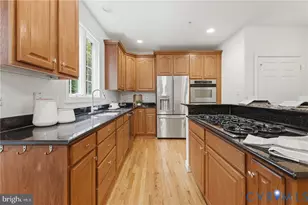 6806 Thompson Crest Ct, McLean, VA 22101 - Photo 4