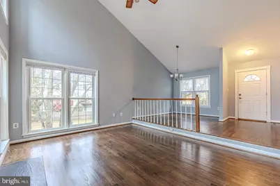 8200 Maple Ridge Avenue, Springfield, VA 22153 - Photo 6