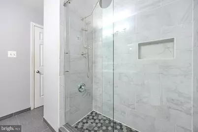 8200 Maple Ridge Avenue, Springfield, VA 22153 - Photo 18