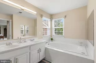 3738 Freehill Ln, Fairfax, VA 22033 - Photo 22