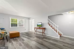 9904 Hagel Cir, Lorton, VA 22079 - Photo 8