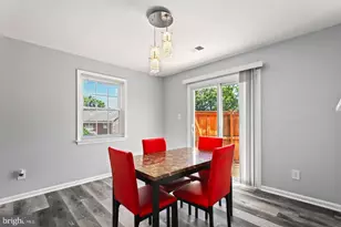 9904 Hagel Cir, Lorton, VA 22079 - Photo 10