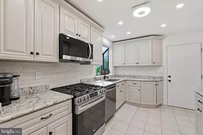 7023 Ashbury Drive, Springfield, VA 22152 - Photo 14
