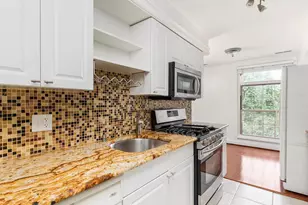 3334 Woodburn Village Dr, Annandale, VA 22003 - Photo 4