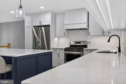 9801 Meadow Valley Drive, Vienna, VA 22181 - Photo 2