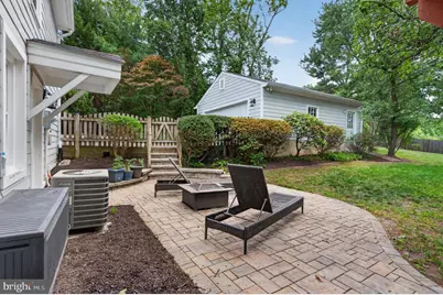 9801 Meadow Valley Drive, Vienna, VA 22181 - Photo 24
