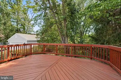 9801 Meadow Valley Drive, Vienna, VA 22181 - Photo 10
