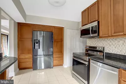 9731 Kings Crown Court #201, Fairfax, VA 22031 - Photo 14