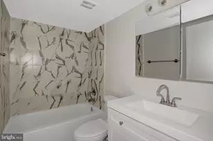 9731 Kings Crown Ct, Fairfax, VA 22031 - Photo 16