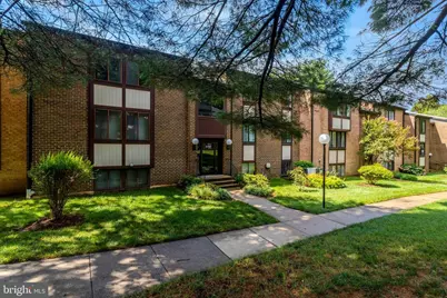 9731 Kings Crown Court #201, Fairfax, VA 22031 - Photo 2