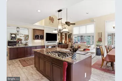 1465 Mayhurst Boulevard, McLean, VA 22102 - Photo 8