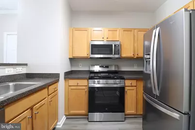 5117 Travis Edward Way #5117E, Centreville, VA 20120 - Photo 8