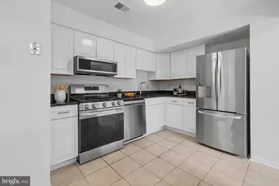 11924 Travistock Court, Reston, VA 20191 - Photo 8