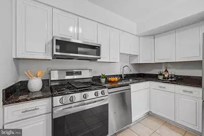 11924 Travistock Court, Reston, VA 20191 - Photo 6