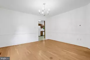 923 Harriman St, Great Falls, VA 22066 - Photo 8