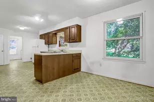 923 Harriman St, Great Falls, VA 22066 - Photo 14