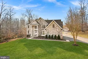 8138 Rondelay Ln, Fairfax Station, VA 22039 - Photo 4