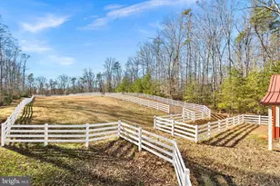 8138 Rondelay Ln, Fairfax Station, VA 22039 - Photo 54
