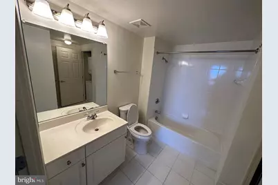 2726 Gallows Road #913, Vienna, VA 22180 - Photo 12