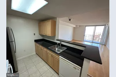 2726 Gallows Road #913, Vienna, VA 22180 - Photo 2