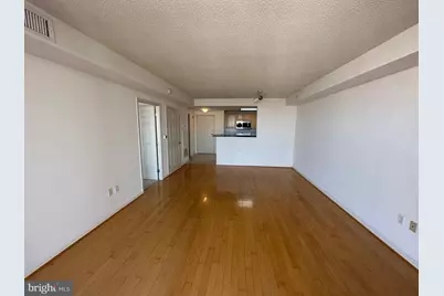2726 Gallows Road #913, Vienna, VA 22180 - Photo 6