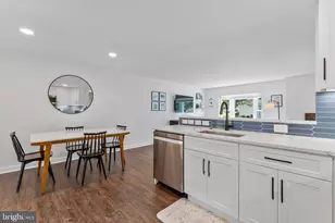 4525 Silas Hutchinson Dr, Chantilly, VA 20151 - Photo 4