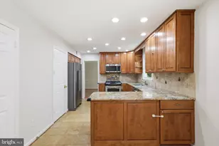 7316 Walnut Knoll Dr, Springfield, VA 22153 - Photo 46