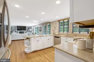 7809 Roundabout Way, Springfield, VA 22153 - Photo 8