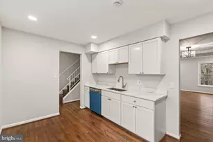 8219 Doctor Craik Ct, Alexandria, VA 22306 - Photo 18